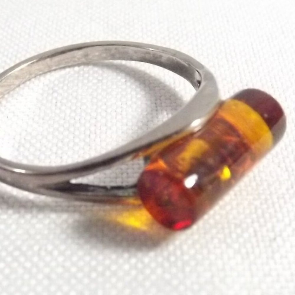 Vintage Sterling Silver 925 Marked Ring with Amber Cylinder, Size 8
